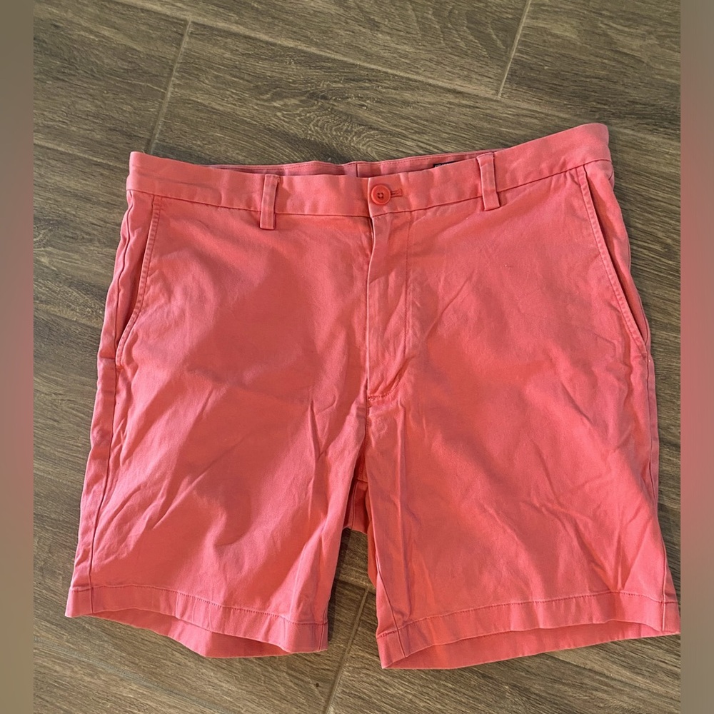 Vineyard Vines Pink Flat Front Shorts Size 34 Mens
